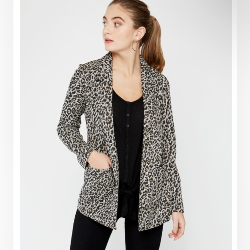 BNWT DEX brand Leopard Print knit Blazer